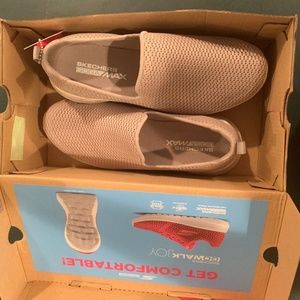 WOMEN'S Skechers GOWALK